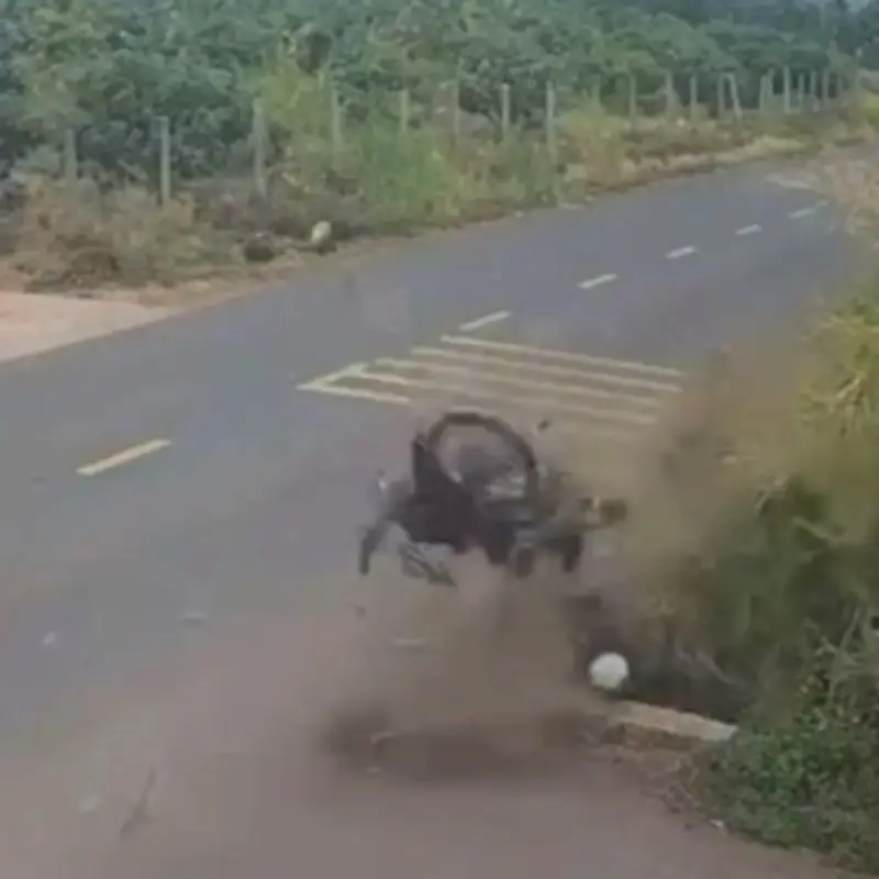 Khởi tố thiếu tá cảnh sát giao thông liên quan vụ nam sinh lao xe xuống mương tử vong