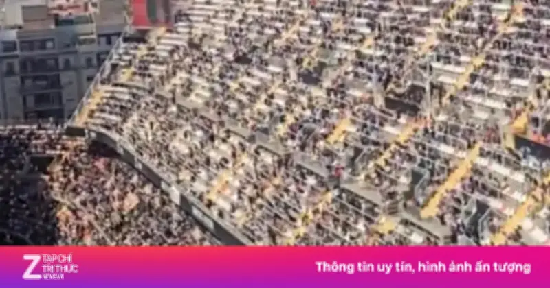 Khán đài dựng đứng tại sân Mestalla gây sốt mạng xã hội