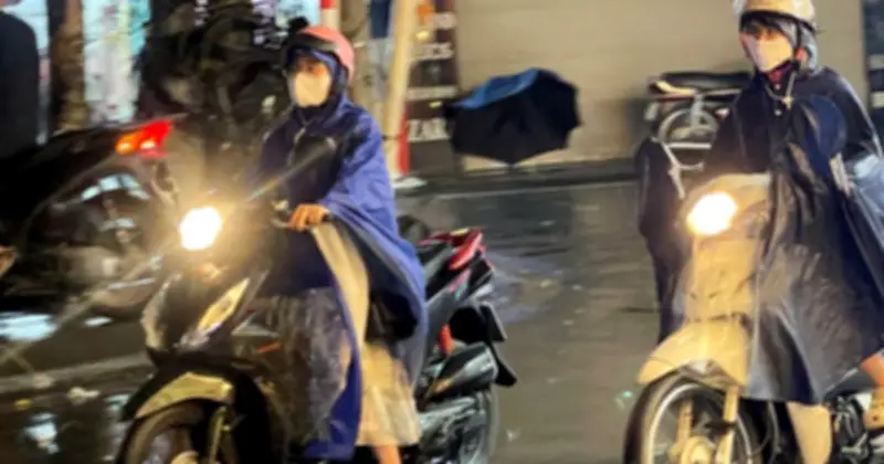 Không khí lạnh gây mưa giông, cảnh báo thiên tai trước kỳ nghỉ lễ 30.4 - 1.5