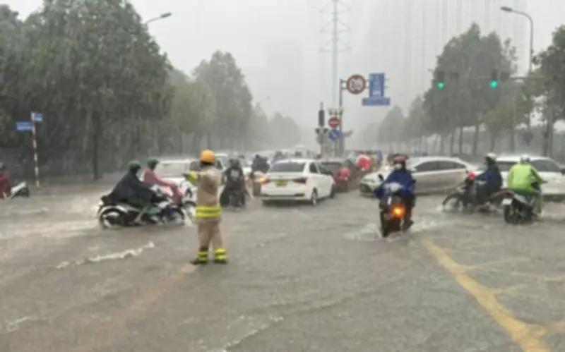 Không khí lạnh tràn về miền Bắc, nguy cơ mưa đá và gió giật mạnh