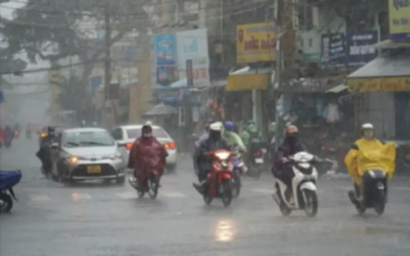 Không khí lạnh tràn xuống miền Bắc, cảnh báo mưa đá và nguy cơ lũ quét từ 17/4