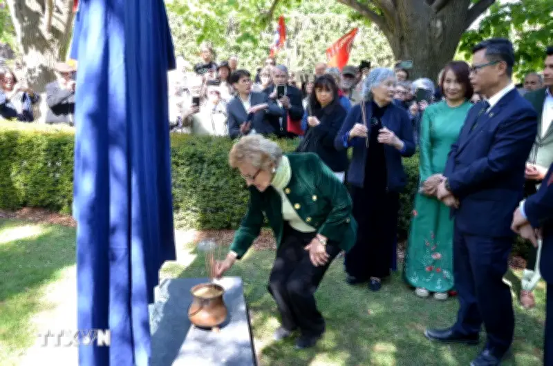 Khánh thành bia tưởng niệm nạn nhân chất độc da cam tại Pháp