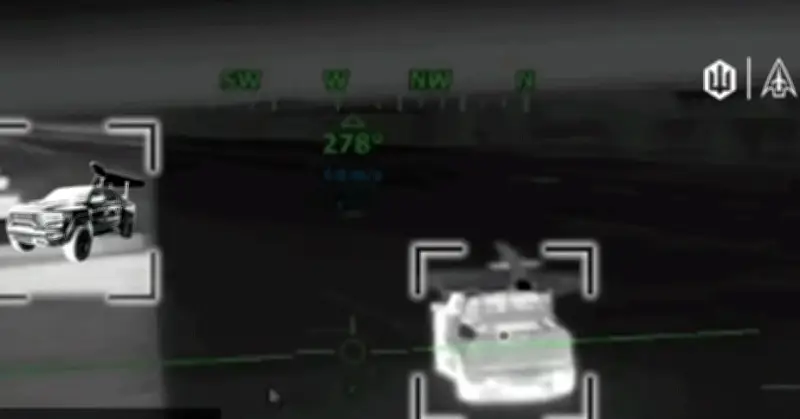 Khoảnh khắc UAV Ukraine tấn công kho chứa nhiên liệu tại sân bay Donetsk ở Nga