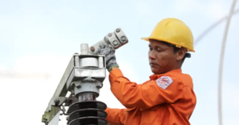 Khung giờ cao điểm mới: Giá điện buổi tối cao nhất lên tới 5.422 đồng/kWh