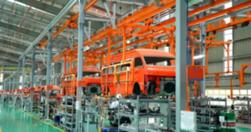 Kim Long Motor Bước Chân Vào Thái Lan, Ký Hợp Tác Phân Phối Xe Bus