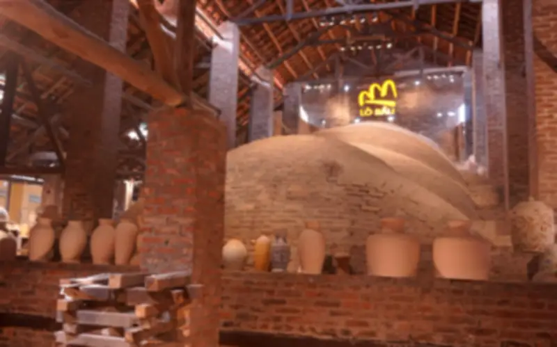 Lò Bầu trăm năm tuổi: Điểm chấm quá khứ và tương lai của làng gốm Bát Tràng