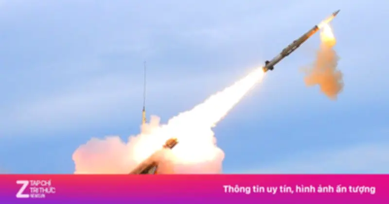 Lá chắn triệu USD rỗng ruột trước mồi nhử drone giá rẻ của Iran