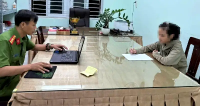 Lý do đôi nam nữ để lại dép và thư tuyệt mệnh tại hiện trường tự tử