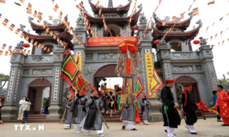 Lễ hội cầu mùa: Điểm đến hội tụ văn hóa đồng bằng sông Hồng