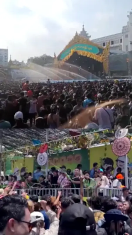Lễ Hội Nước Thingyan Rộn Ràng Chào Năm Mới Tại Yangon, Myanmar