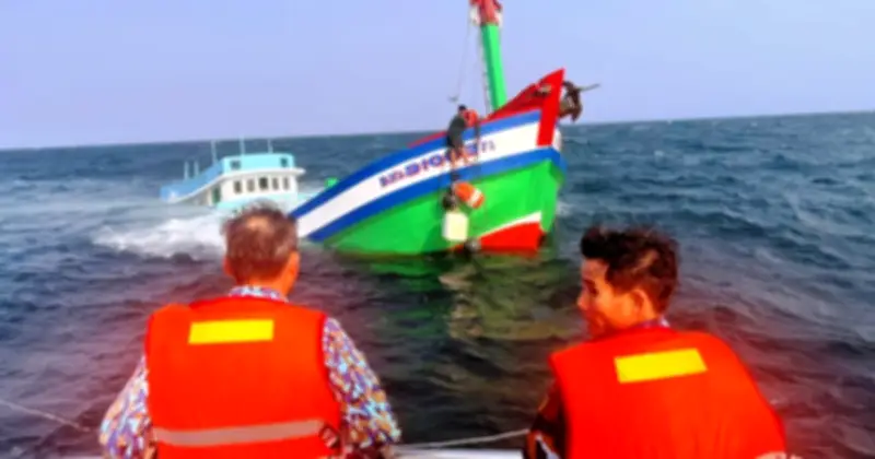 Lực lượng Biên phòng Đà Nẵng giải cứu thành công 2 thuyền viên trên tàu cá bị chìm