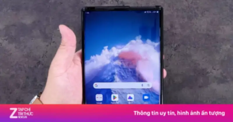 LG Rollable bị tháo rời lần đầu, lộ cơ chế cuộn màn hình vượt trội so với smartphone gập 2026