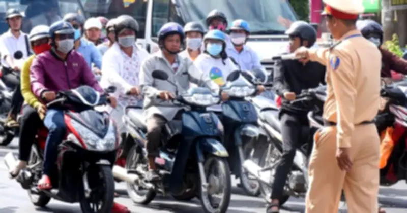 Lỗi Quên Gạt Chân Chống Xe Máy: Phạt Cao Nhất 14 Triệu Đồng Và Những Hệ Lụy
