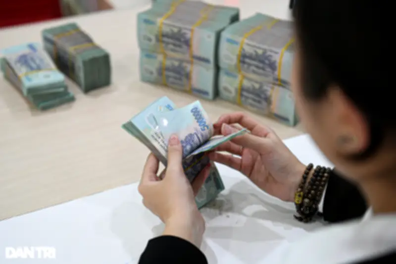 Lãi suất ngân hàng vượt 9%/năm: Gửi tiền ở đâu lợi nhuận cao nhất?