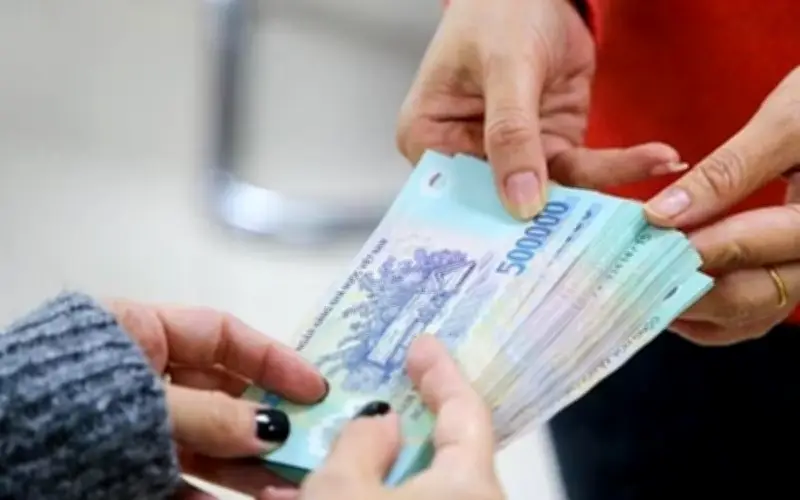 Lãi suất tiết kiệm cao nhất 8,7%/năm: Gửi 500 triệu đồng 13 tháng nhận bao nhiêu tiền?