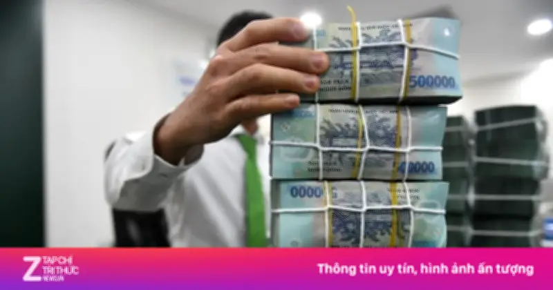 Lãi suất tiết kiệm vọt lên 10%/năm, Ngân hàng Nhà nước bơm tiền mạnh tay