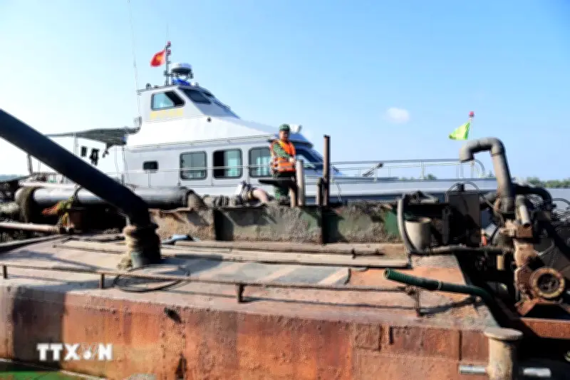 Liên Tiếp Phát Hiện 3 Tàu Chở Cát Không Rõ Nguồn Gốc Tại Cửa Biển