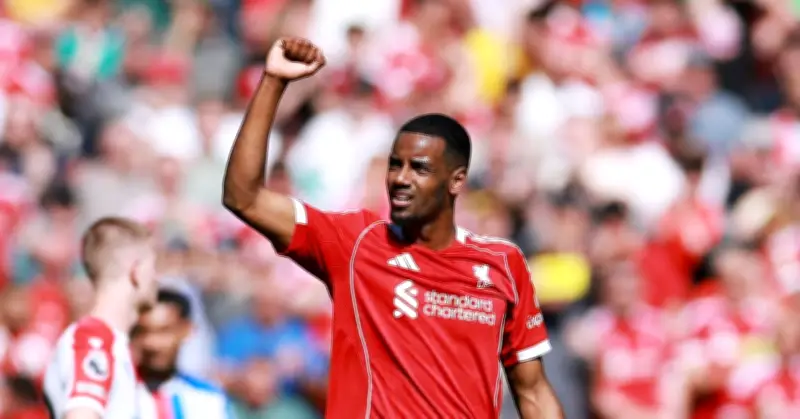 Liverpool thắng Crystal Palace 3-1: Isak và Robertson tỏa sáng