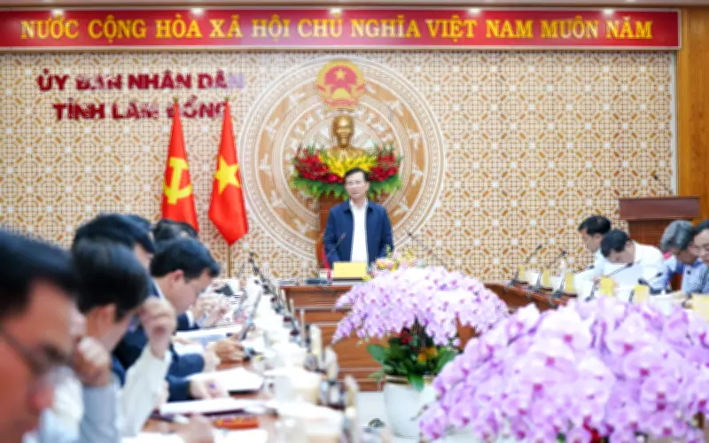 Lâm Đồng họp khẩn đến 0h, Chủ tịch Hồ Văn Mười cảnh báo: 'Không còn đường lùi' để đạt tăng trưởng