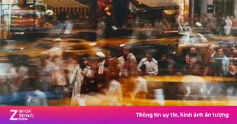 Lằn ranh mong manh: Áp lực phải 'ổn định' trong thời đại số