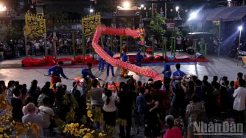 Lần đầu tiên Liên đoàn lân sư rồng Việt Nam biểu diễn tại Lào, lan tỏa văn hóa truyền thống