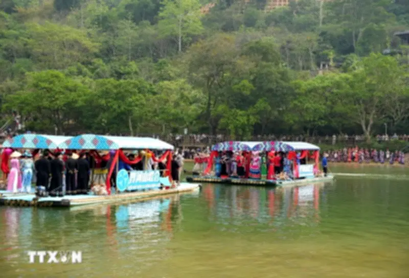 Lần Đầu Tiên Tổ Chức Liên Hoan Dân Ca Trên Sông Biên Giới Việt Nam - Trung Quốc