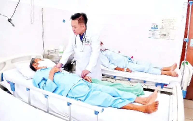 Lần đầu tiên tại Việt Nam: Điều trị thành công bệnh mạch máu phức tạp bằng laser Auryon Atherectomy