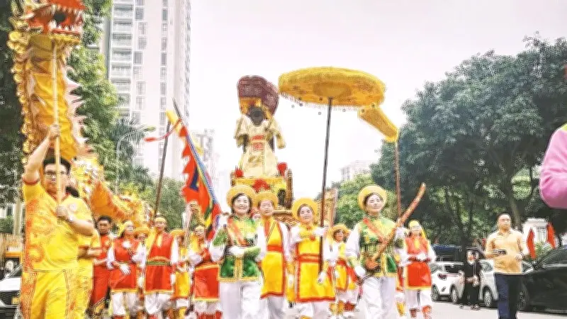 Làng Cót giữa phố thị: Nghi thức đợi nhau và mạch nguồn truyền thống sống động