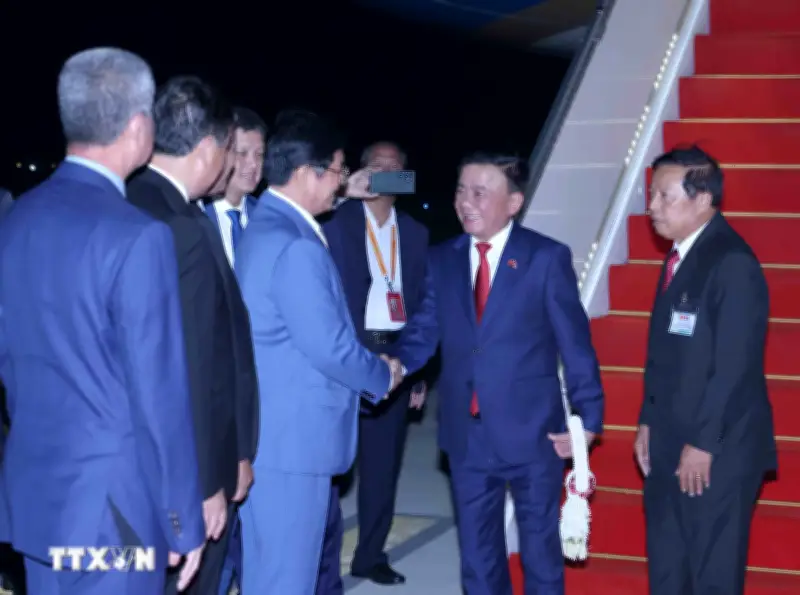 Lãnh đạo Campuchia đón Thường trực Ban Bí thư Trần Cẩm Tú tại sân bay