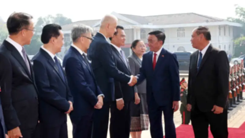 Lãnh đạo cấp cao Việt - Lào hội đàm, tăng cường quan hệ đặc biệt