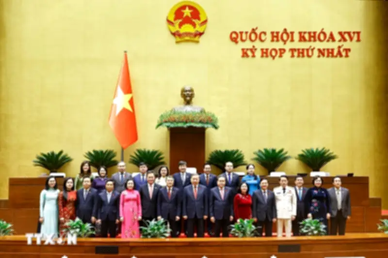 Lãnh đạo Đảng, Nhà nước chụp ảnh lưu niệm với các đoàn đại biểu Quốc hội