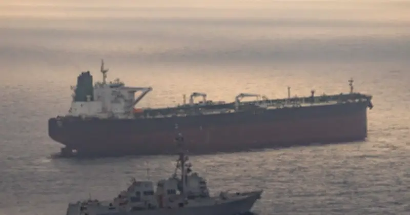 Lãnh tụ Iran ra thông điệp mới, Tổng thống Mỹ đang hình eo biển Trump?