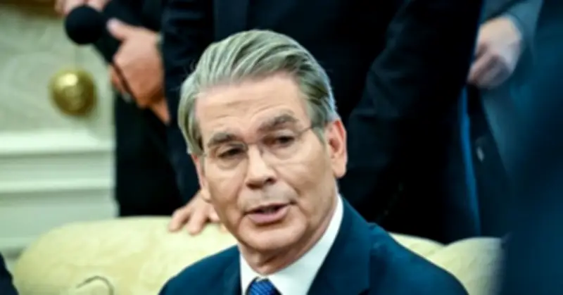 Mỹ gia hạn miễn trừ trừng phạt với dầu Nga, thị trường năng lượng toàn cầu chờ đợi