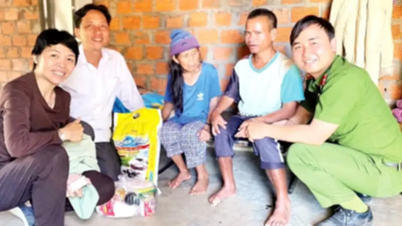 Mô hình dân vận khéo 'Cùng mẹ vượt khó' ở Gia Lai: Chăm lo người già, giữ bình yên thôn làng