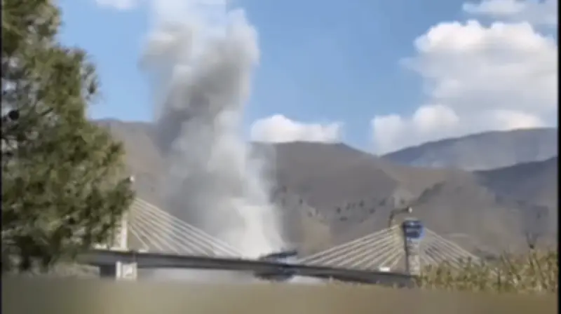 Mỹ - Israel Không Kích Phá Hủy Cầu Cao Nhất Trung Đông, Iran Tuyên Bố Sẵn Sàng Đáp Trả