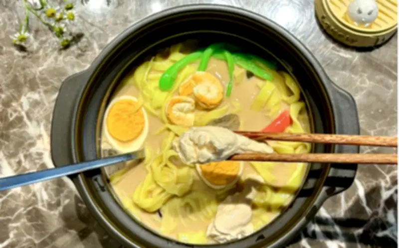 Mì Trà Sữa: Trào Lưu Ẩm Thực Độc Đáo Đánh Lừa Thị Giác Giới Trẻ