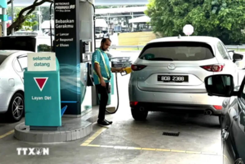 Malaysia Cân Nhắc Mua Dầu Từ Nga Để Đảm Bảo Nguồn Cung Nội Địa