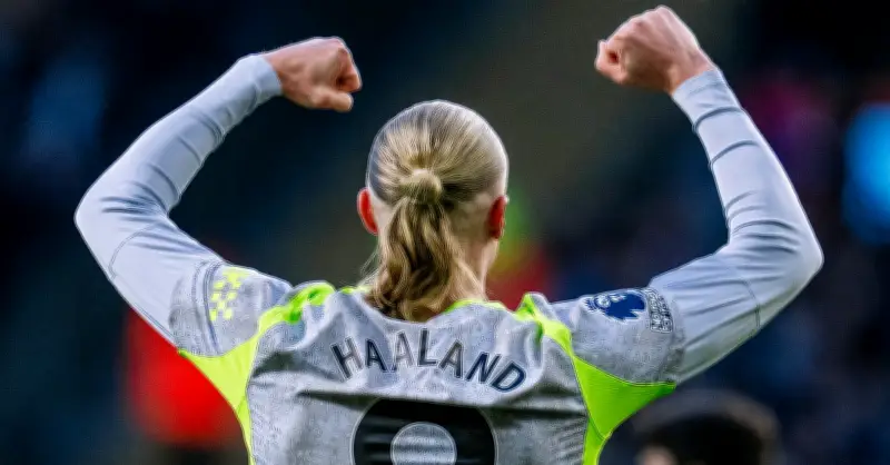 Man City đè bẹp Burnley, vươn lên đỉnh bảng Premier League đẳng cấp