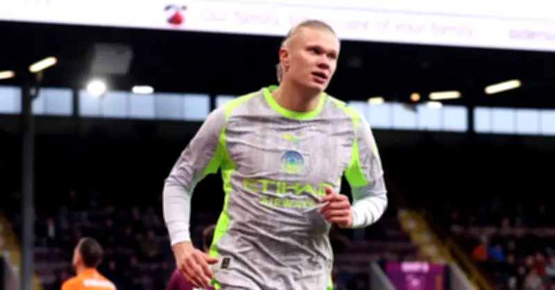 Man City Thắng Sát Nút 1-0 Trước Burnley, Duy Trì Phong Độ Ở Ngoại Hạng Anh