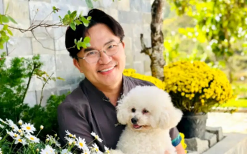 MC Đại Nghĩa: Từ ồn ào từ thiện đến cuộc sống bình yên bên vườn hoa