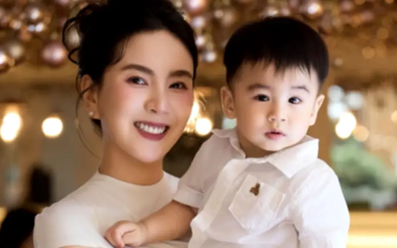 MC Mai Ngọc 36 tuổi khoe con trai 1 tuổi, phát ngôn gây bão mạng xã hội