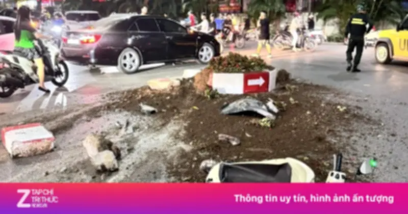 Mercedes GLK 250 Gây Tai Nạn Liên Hoàn Với Hai Xe Máy Tại Khu Đô Thị Hà Nội