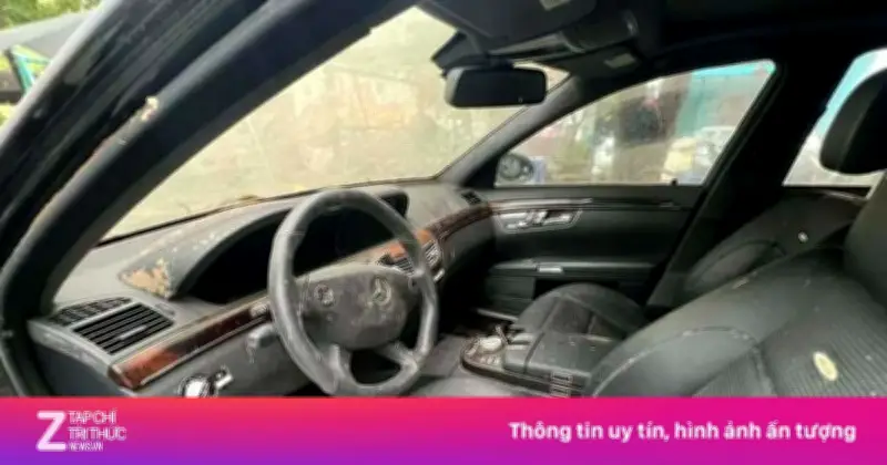 Mercedes S63 Bị Bỏ Quên 10 Năm Trên Vỉa Hè Hà Nội Là Tang Vật Vụ Án