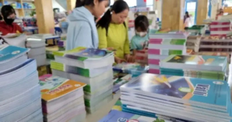 Miễn phí sách giáo khoa và lộ trình chuyển đổi số với AI trong giáo dục