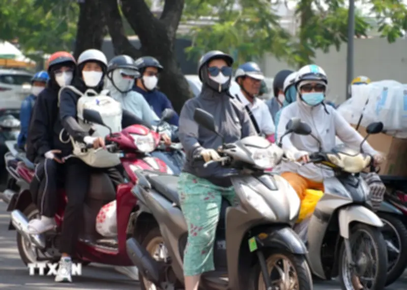 Miền Trung nắng nóng gay gắt, nhiệt độ có nơi vượt 39 độ C