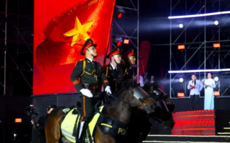 Mãn nhãn màn điều binh của công an, quân đội tại concert 'Âm vang Tổ quốc'