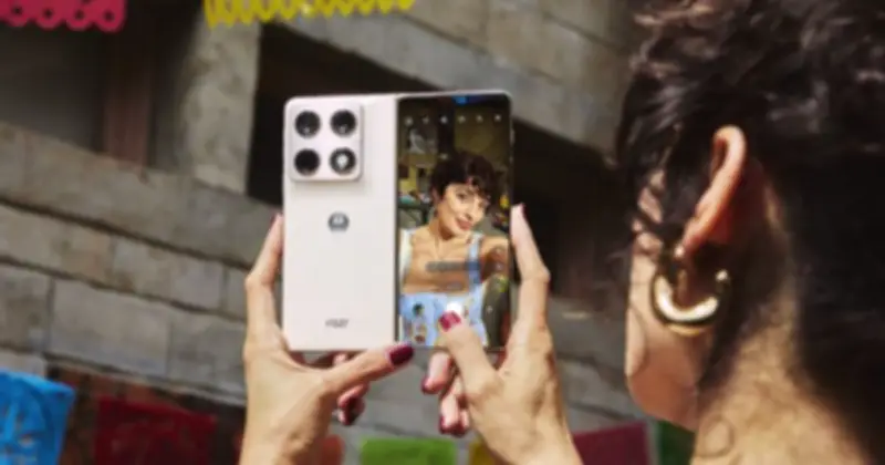 Motorola Razr Fold chính thức ra mắt: Điện thoại gập kiểu sách đầu tiên, tích hợp bút Moto Pen Ultra