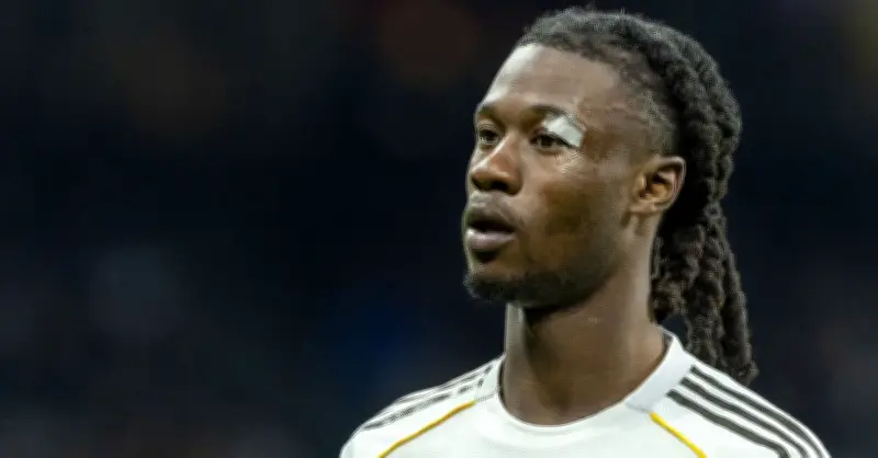 MU Theo Dõi Akliouche, Atletico Nhắm Bernardo Silva, Barca Quan Tâm Asllani