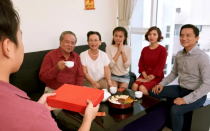 Muốn Cha Mẹ Về Già Sống An Yên, Con Cháu Đừng Dại Nhắc 3 Chuyện Nhạy Cảm