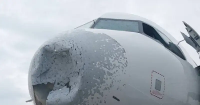 Máy bay Airbus A320 bị mưa đá phá hủy mũi, buộc phải quay đầu khẩn cấp